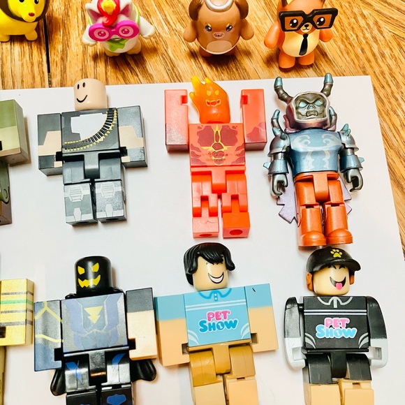 Roblox Assorted Figures & Pets Lot(24) Some Rare Some Incomplete Jazwares - Picture 6 of 10